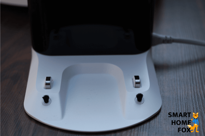 Reinigungsbürsten der Ladestation des Roborock S7 in der Nahansicht